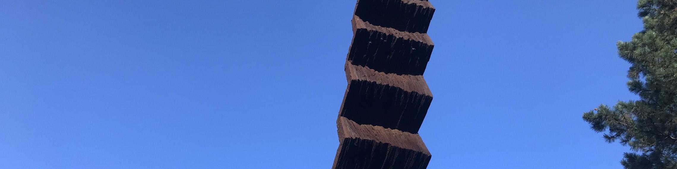 Jetelova_Steig: treppenartige Skuptur im Freien