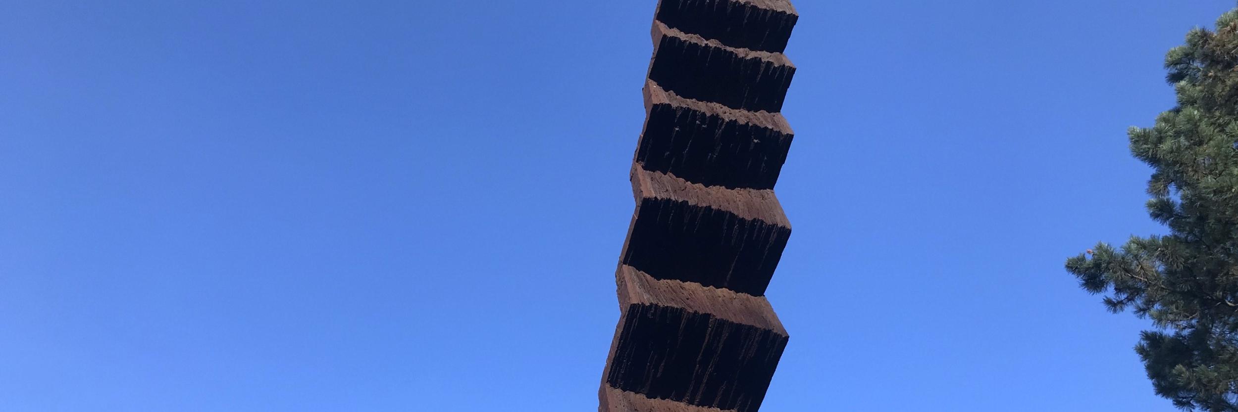 Jetelova_Steig: treppenartige Skuptur im Freien